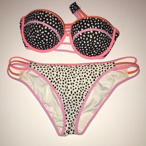 Victoria’s Secret bikini